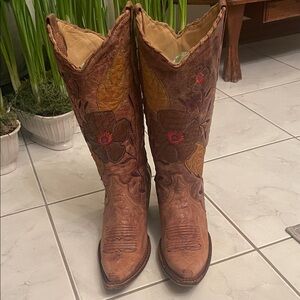 Floral Embroidered Tan Western Boots